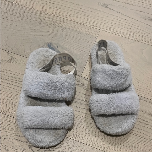 Aeropostale Shoes - Aeropostale Soft Gray Women's Slippers